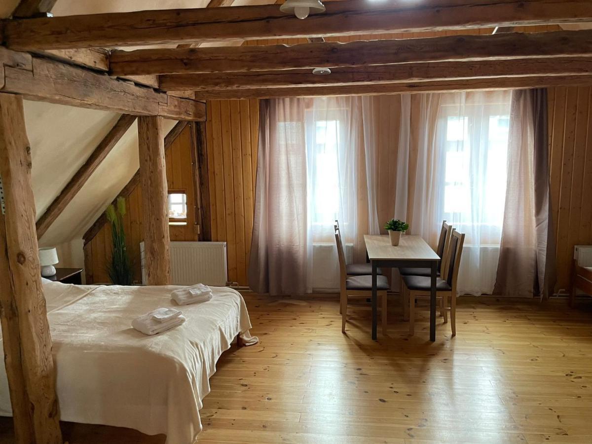 Kapteinis Liepāja Esterno foto